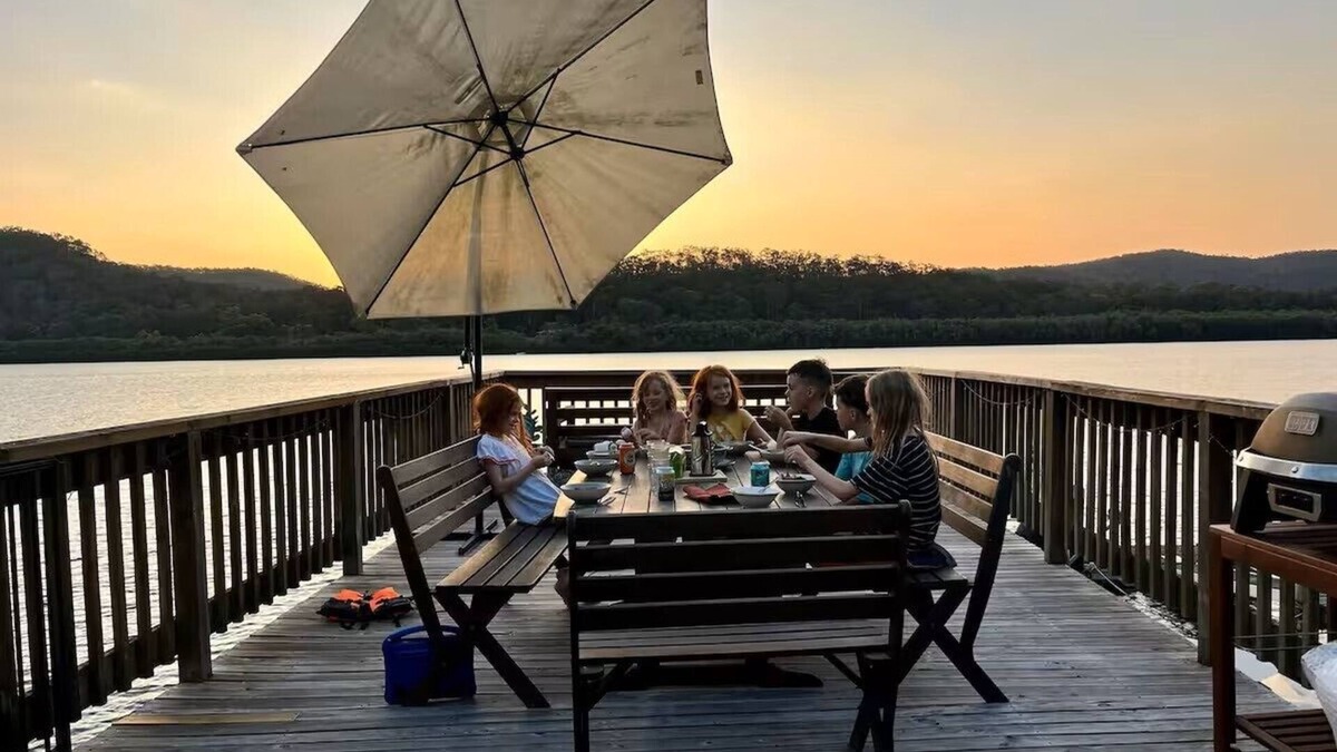 Central Coast Council Cottage | Peaceful Waterfront River Cottage with private Jetty only 90 minutes from Sydney