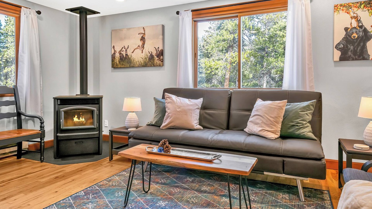 Coal Creek Canyon House | Peaceful Wooded 2-bedroom Family Friendly Modern Retreat - 30 Day+ Stay Only