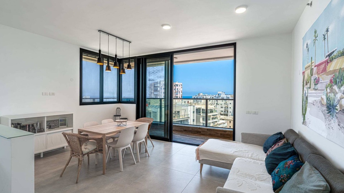 Bat Yam Apartment | Peacefull 2BR Front Beach Bat Yam SAFE ROOM