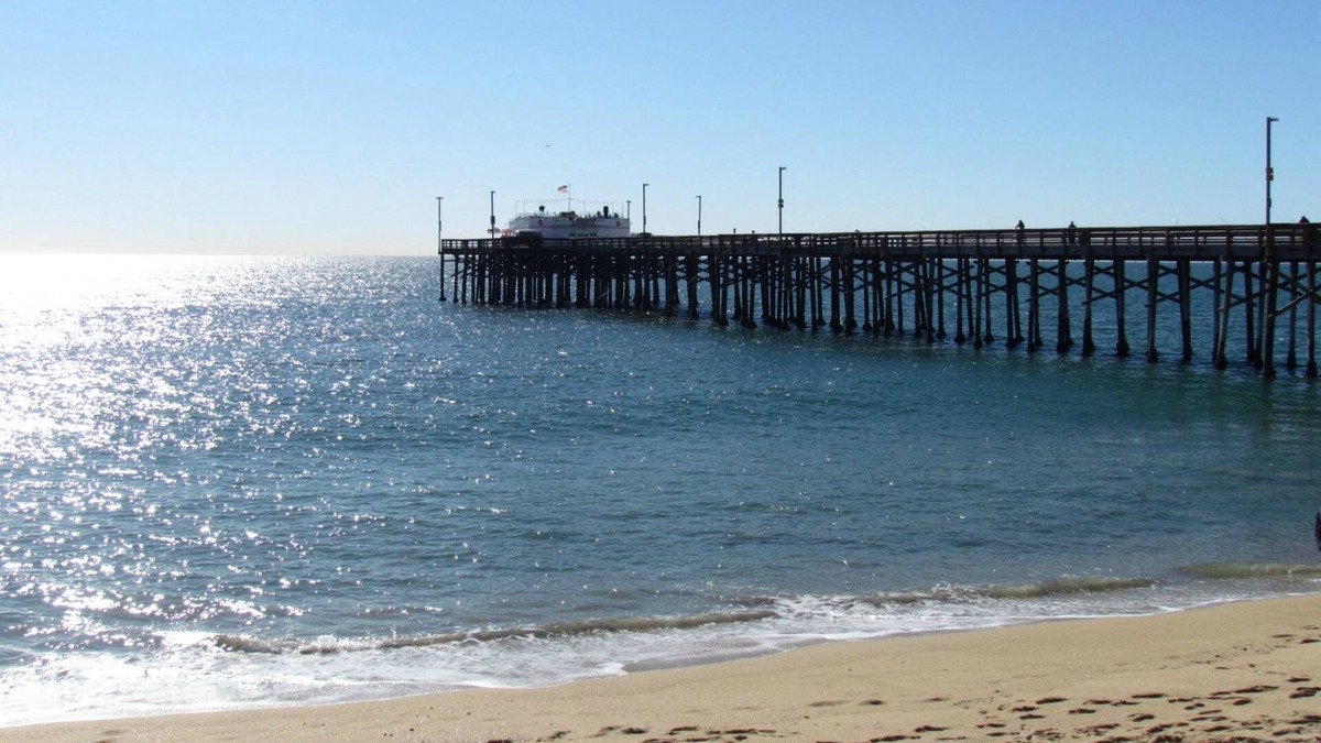 Balboa Peninsula Apartment | Peach Blossom Across From the Beach