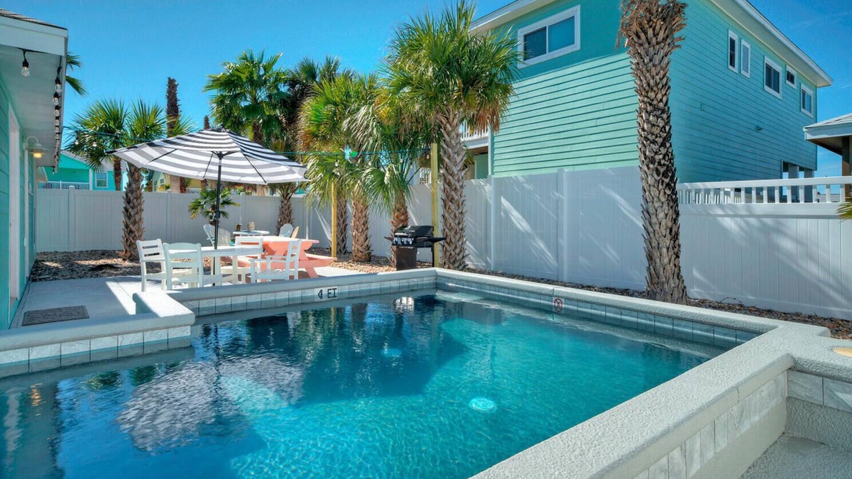 Safe Harbor House | Peachy Palm by AvantStay | Huge Private Pool!