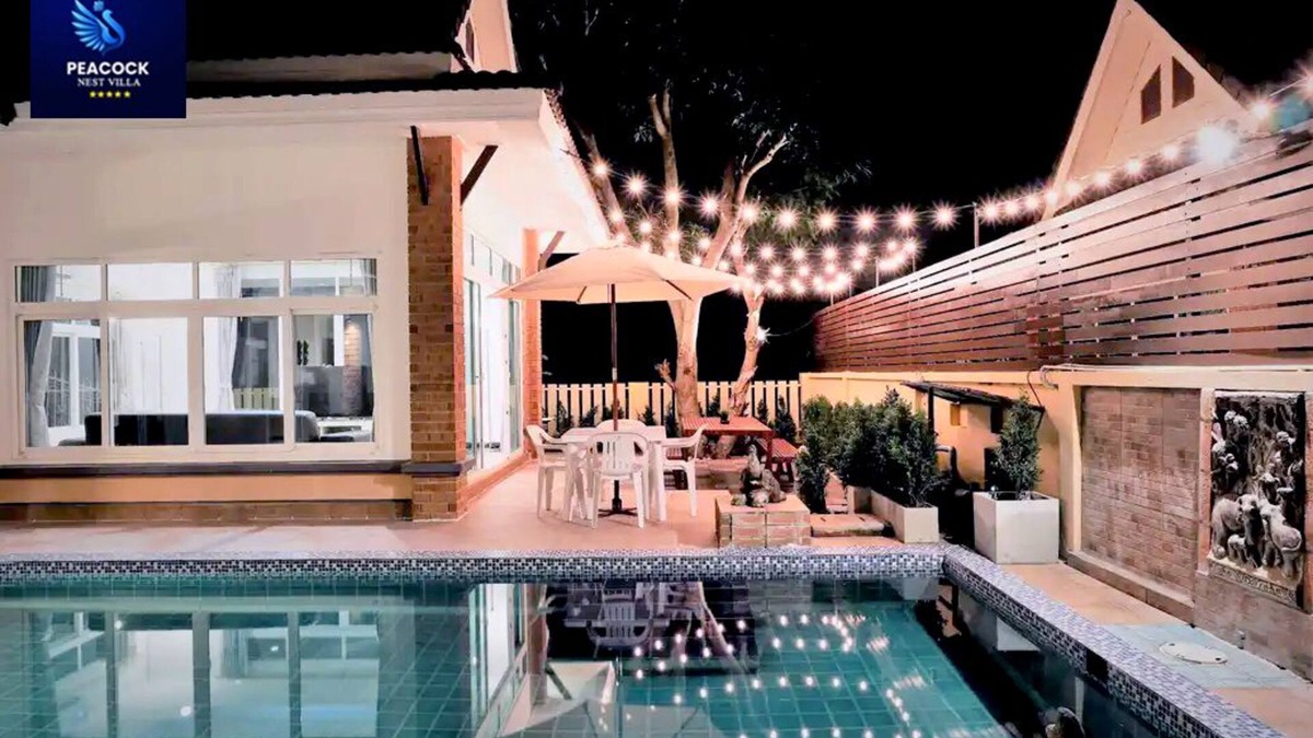 Nong Prue Villa | Peacock Bachelors Pool Villa