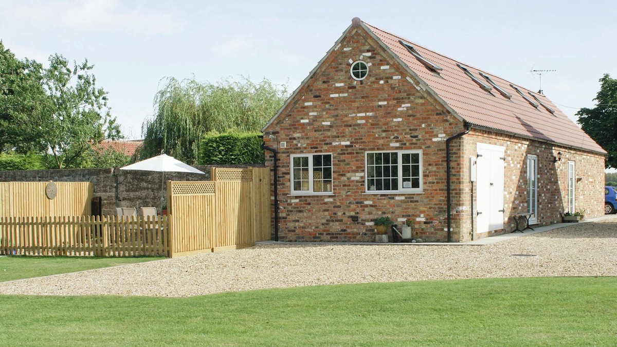 Lincoln Cottage | Peacock Barn - E5479