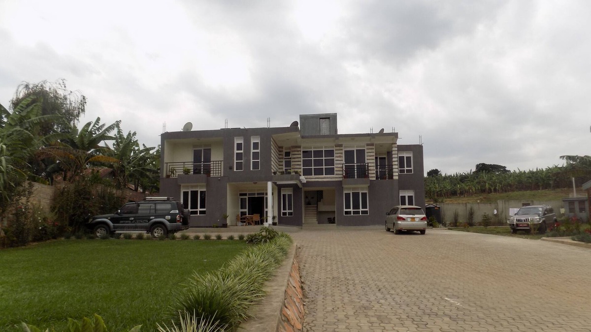 Bushenyi Hotel | Peak Resort Hotel