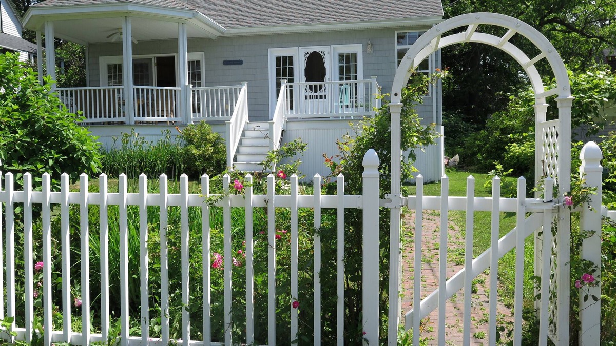 Peaks Island House | Peaks Island, easy to get to and harder to leave