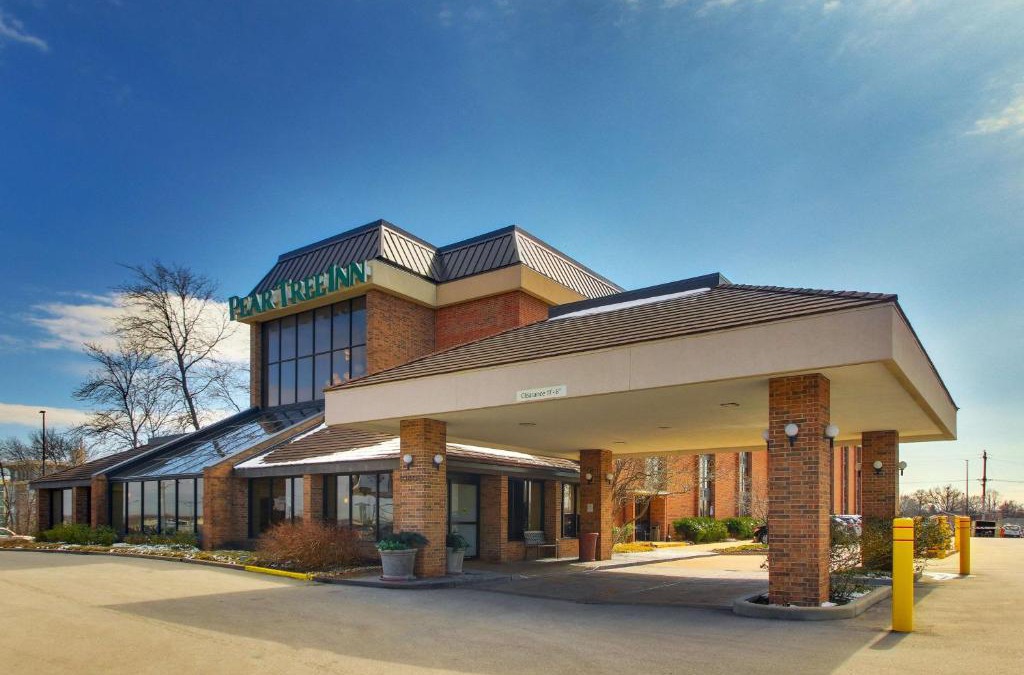 Airport Township Hotel | Pear Tree Inn St. Louis Airport
