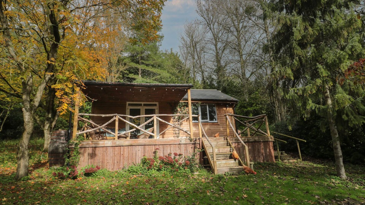 Langport Cottage | PEAR TREE LODGE, pet friendly, with open fire in Langport