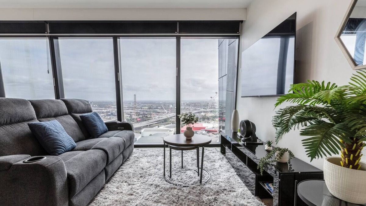 Docklands Apartment | Pearl at Marina Tower City Living by the Yarra