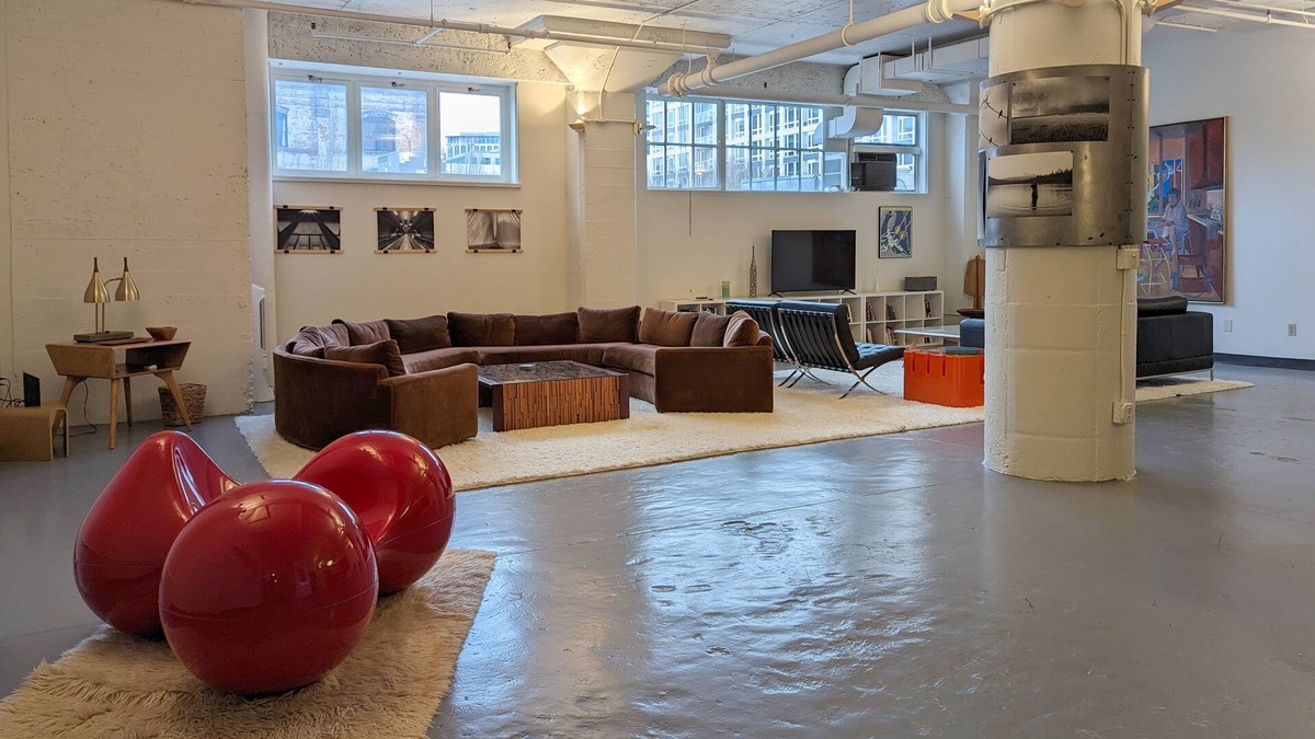 Pearl District Condo | Pearl District Art Loft: Urban Luxury with Parking!