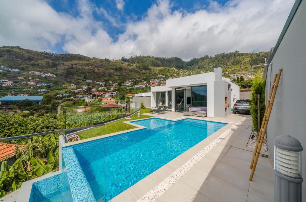 Arco da Calheta House | Pearl of Calheta by An Island Apart