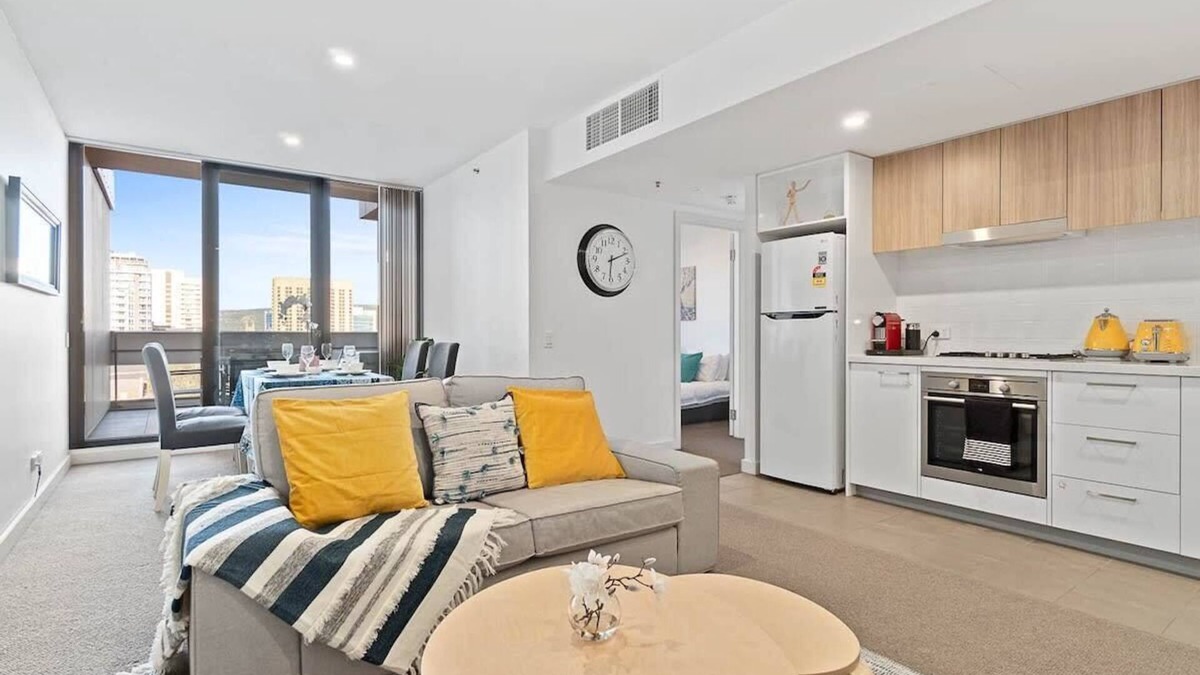 Adelaide Central Business District Apartment | Pearl on Grote/Pool&Gym/Central Mkt/Parking
