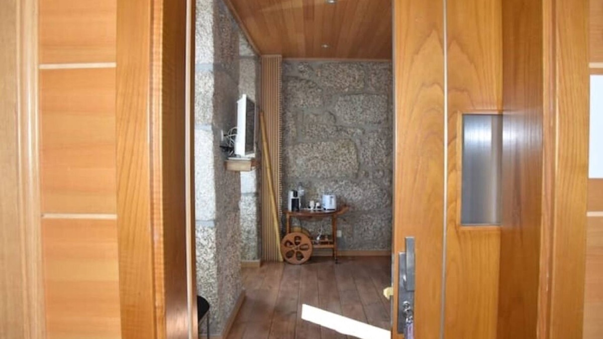 Seia House | Pearl Room with private bathroom