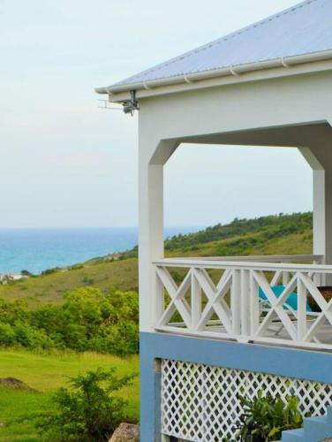 Mamora Bay House | Pearl's Hilltop Cottage