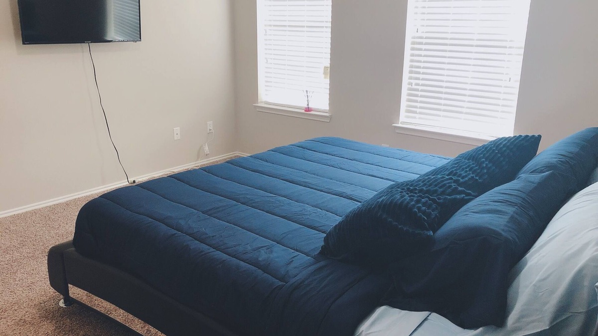 Pearland House | Pearland 4beds house close to the park and trail