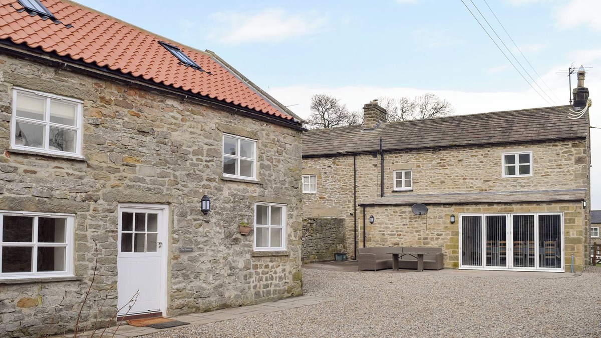 East Witton Cottage | Peartree Cottage & Granary