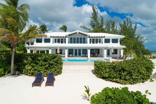 Bodden Town House | Pease Bay House by Grand Cayman Villas & Condos