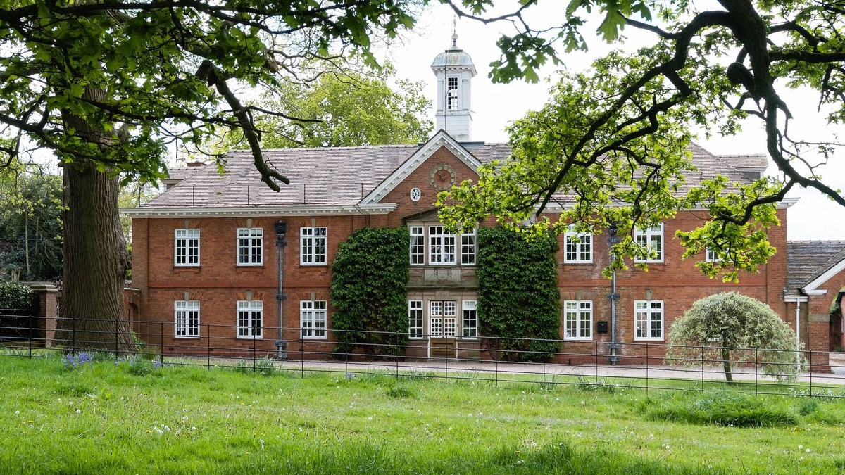 Market Drayton House | Peatswood Clockhouse