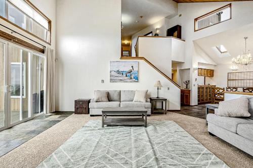 Crescent City House | Pebble Beach Bliss