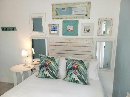 Umhlali Beach Apartment | Pebble Cove Outside Room - Private Entrance - Twelve square metres, Salt Rock Ballito
