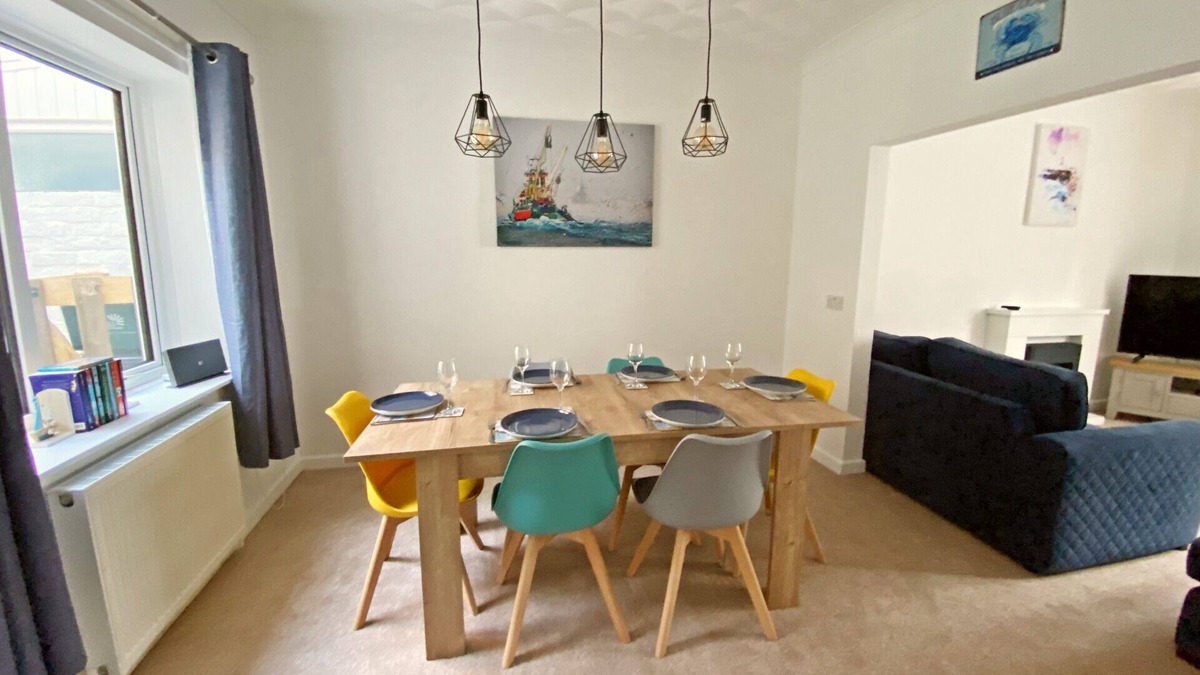 Weymouth House | Pebbles Family Holiday Home Weymouth Dorset - 2 mins walk to sea/Jurassic coast