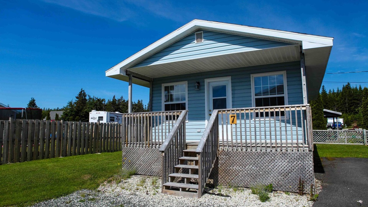 Louisbourg Cottage | Peck's Cottages in Louisbourg, NS - Minutes from the Louisbourg Fortress!