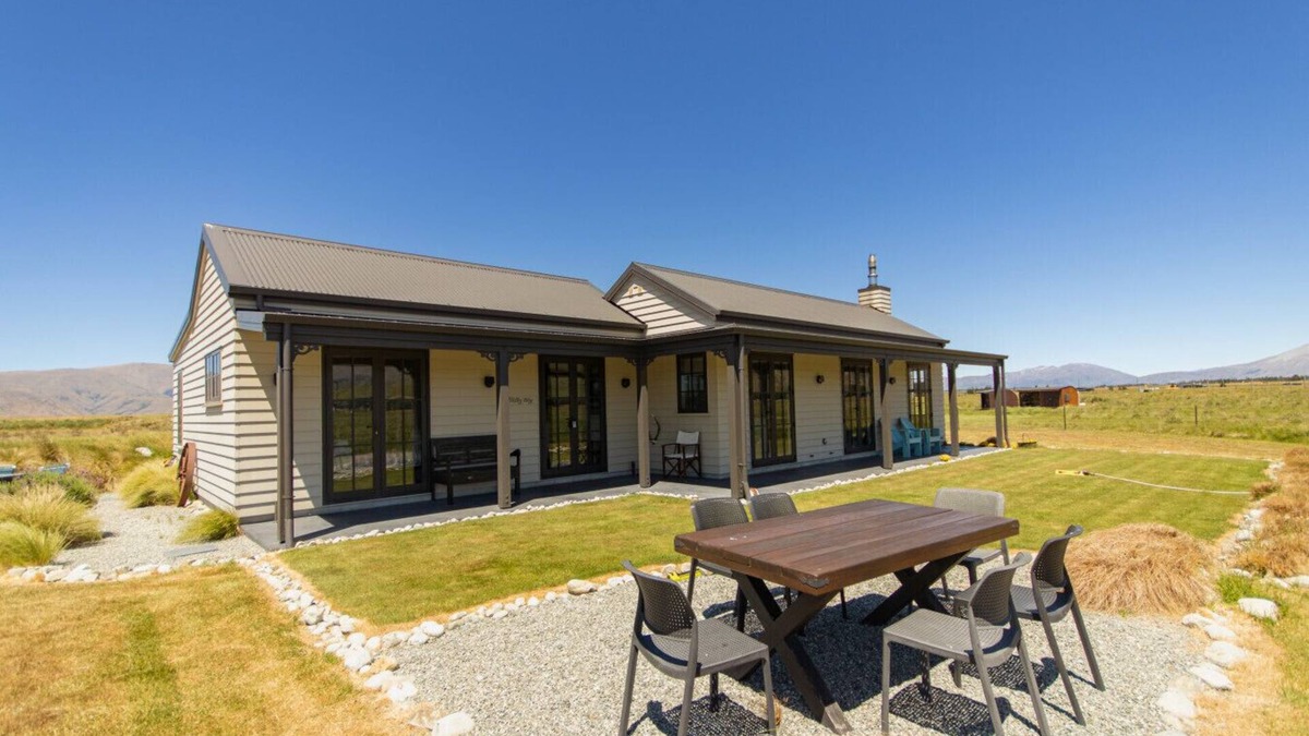 Ben Ohau House | Pedalfish Cottages: Milky Way FREE WIFI