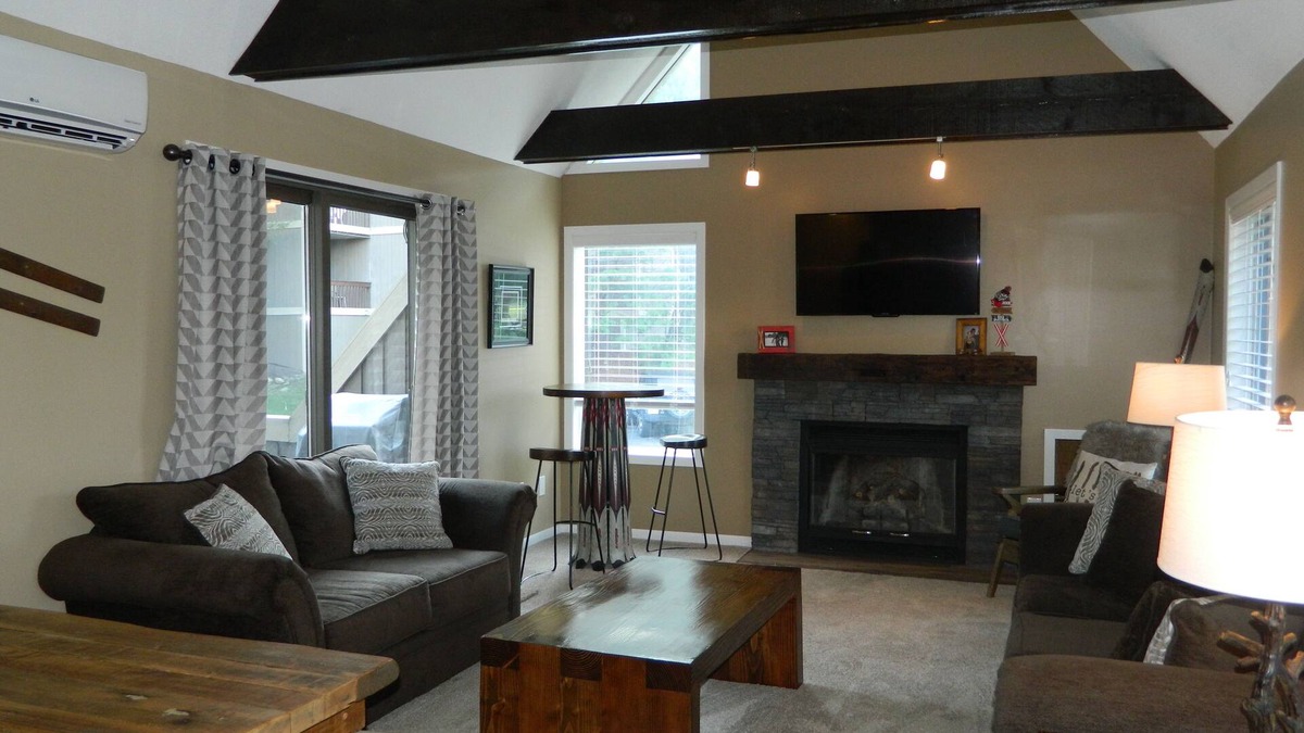 Clymer Condo | Peek'N'Peak Condo, great location, sleeps 10