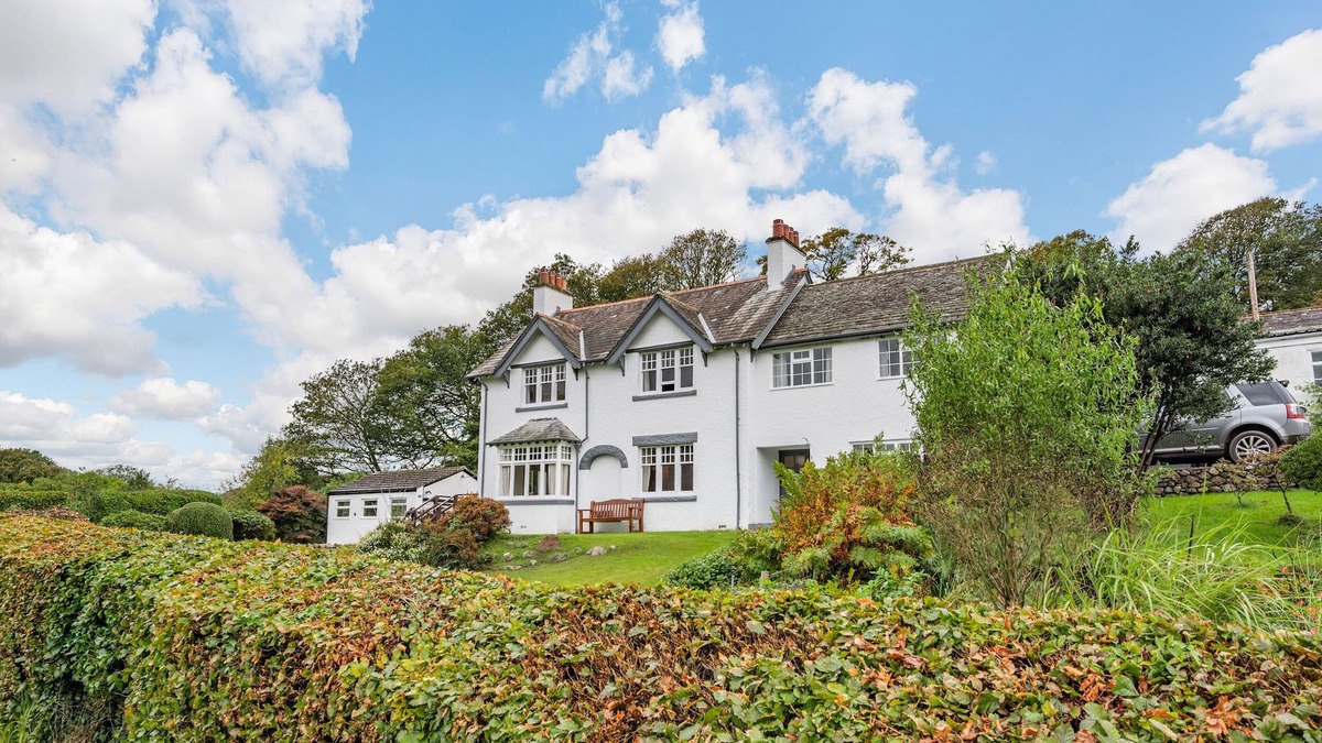 Eskdale Cottage | PEEL PLACE NODDLE, pet friendly, with hot tub in Eskdale Green