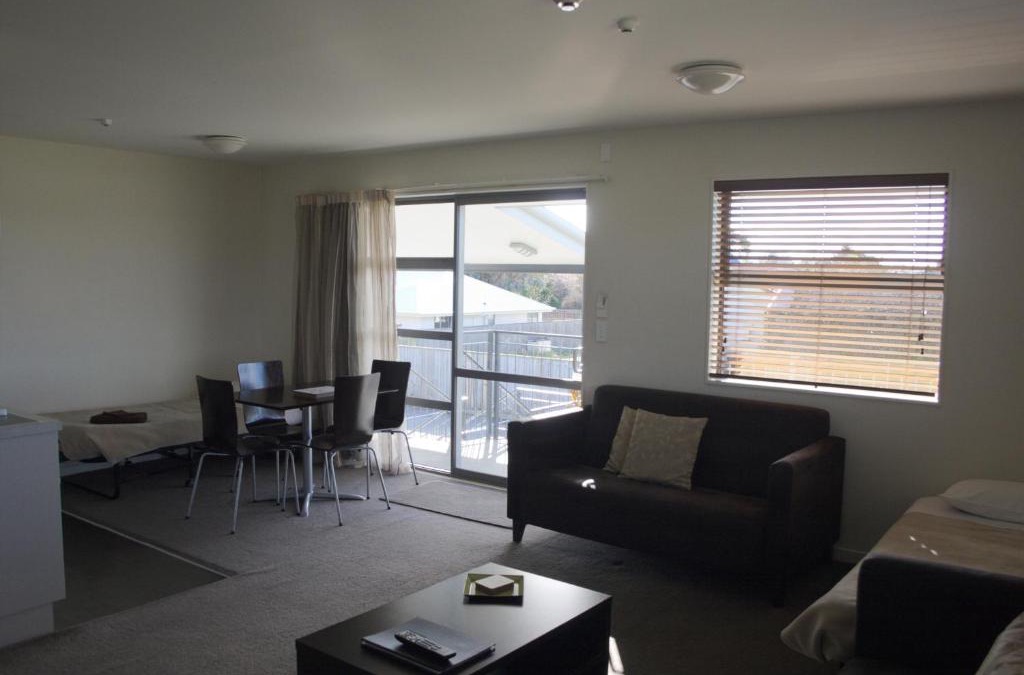 Woodend Hotel | Pegasus Gateway Motels & Apartments