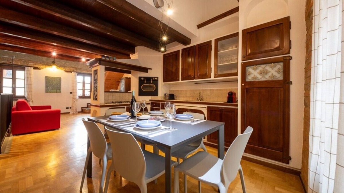 La Morra Apartment | PEIRAGAL apartment in the historic center