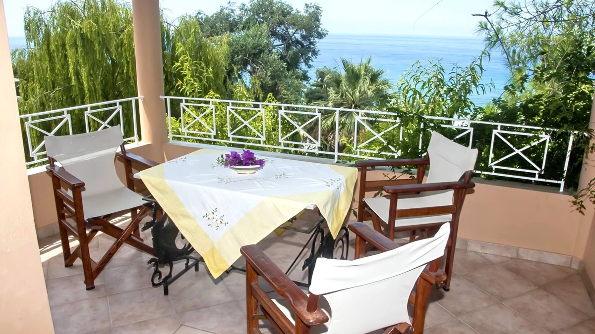 Sinarades House | Pelekas Beach Apartments "Tonia".