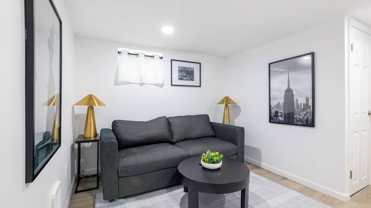 New Rochelle Apartment | Pelham Haven Suite in Pelham, New York