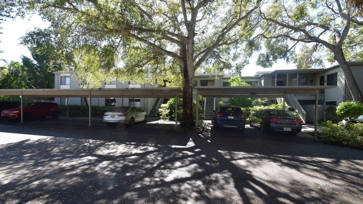 Vamo Condo | Pelican Cove Condominium GR104