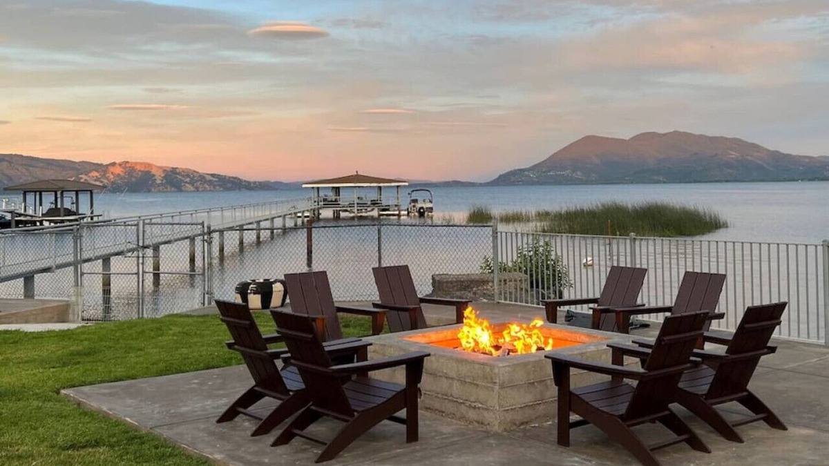 North Lakeport House | Pelican - Lake Front Lakeport