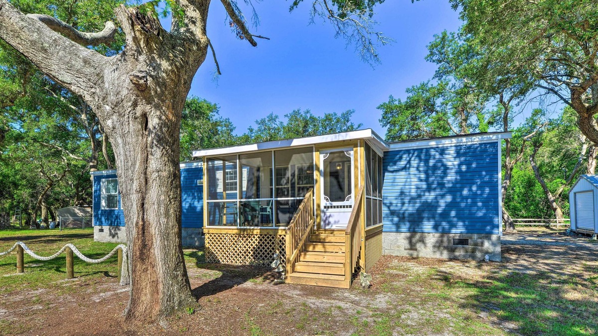 Harkers Island Cottage | 'pelican Place' Coastal Cottage Walk to Back Sound