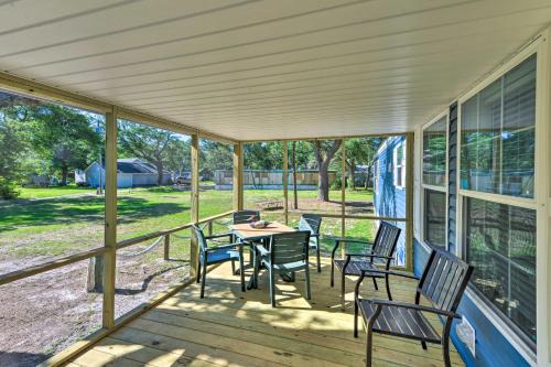 Harkers Island House | Pelican Place Coastal Cottage Walk to Back Sound