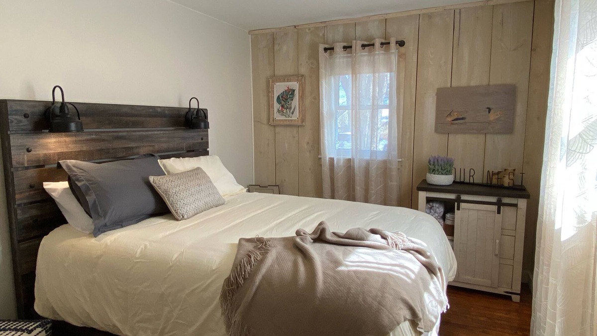 Kingsville Cottage | Pelican Place ❤️ WALK EVERYWHERE! nYour home away from home.