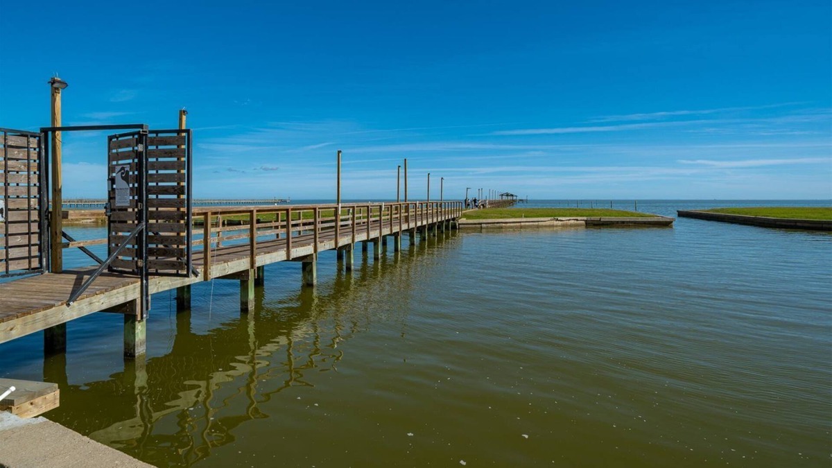 Sailhouse Condo | Pelican Post | Fishing Pier, Pool Access!