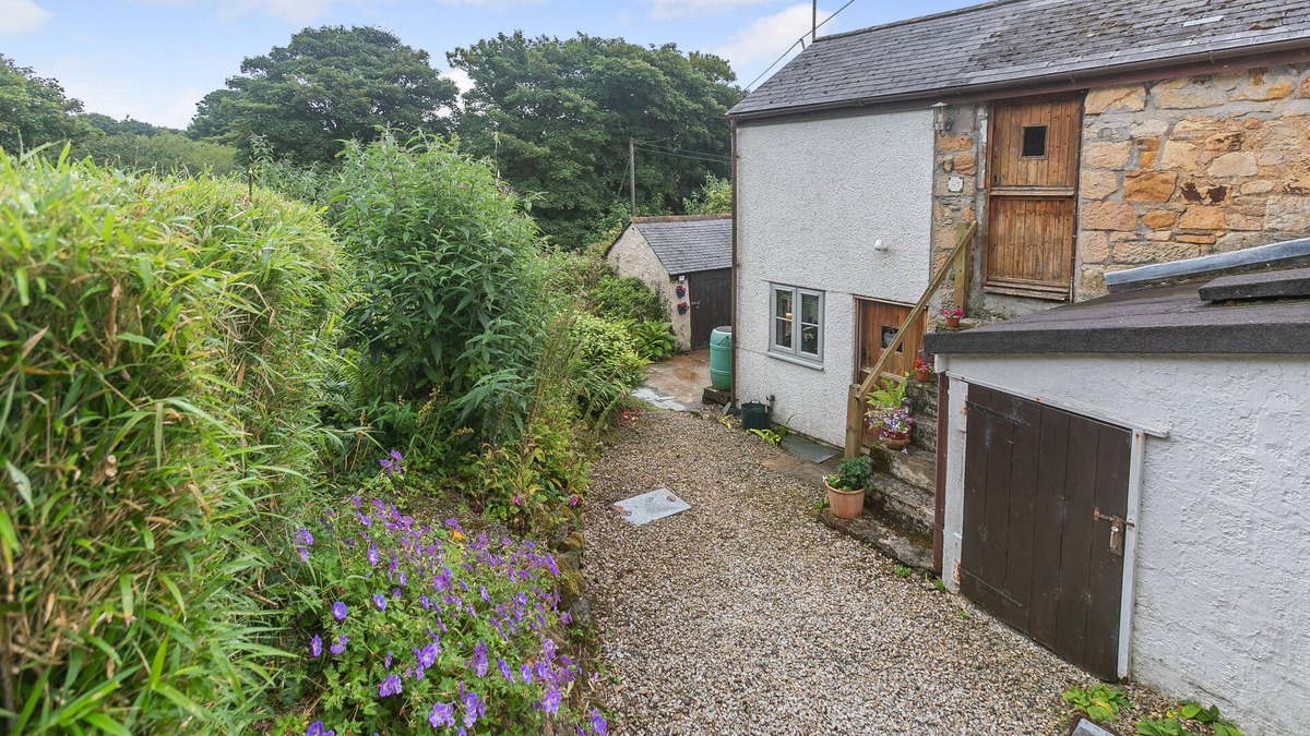 St Austell House | Pendeen Hayloft - One Bedroom House, Sleeps 2