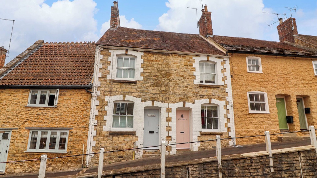 Sherborne Cottage | PENDENNIS, family friendly, with a garden in Sherborne