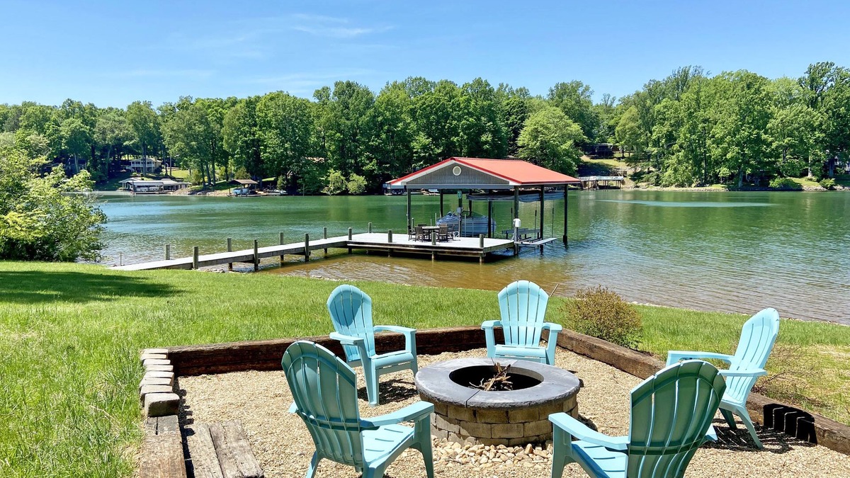 Penhook House | Penhook Hideaway at Smith Mountain Lake