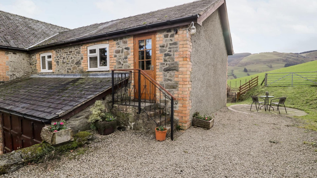 Pennant Melangell Cottage | PENIARTH, with a garden in Penybontfawr