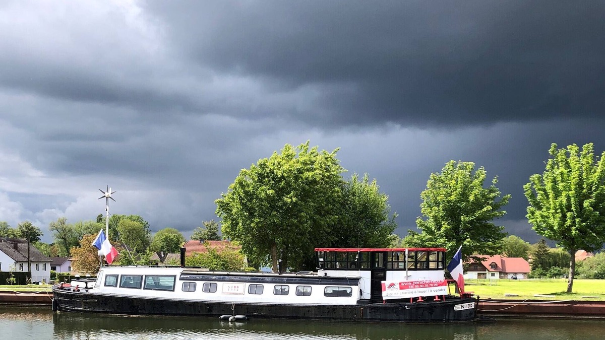 Wolfersdorf Boat Rental | Péniche Nidd, charming bed and breakfast on the Rhone-Rhine Canal