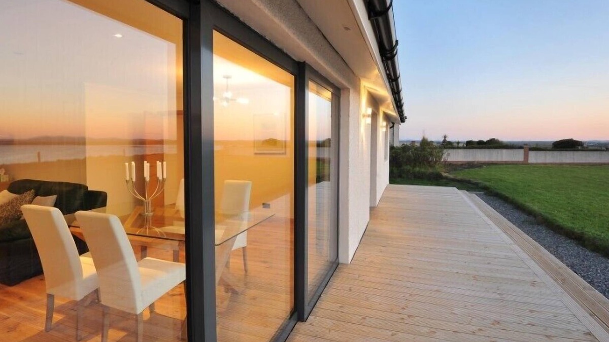 Isle of Lewis Cottage | PENINSULA COTTAGE, family friendly, with a garden in Stornoway