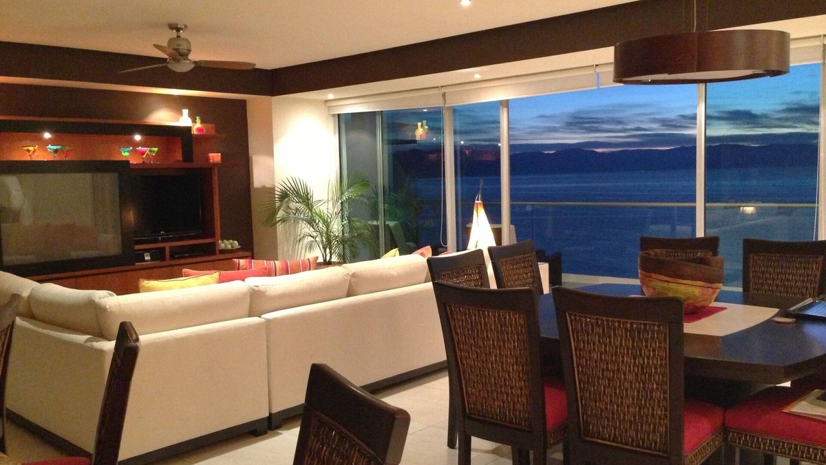 North Hotel Zone Condo | PENINSULA VALLARTA- LUXURIOUS AND WELL APPOINTED - MONTHLY DISCOUNTS