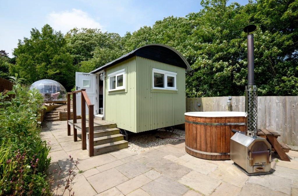 Polperro House | Penlea Retreat Luxury Coastal Shepherds Hut 5 Minute Walk to Pubs and Village