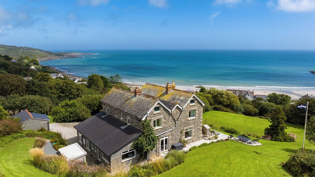 Coverack Cottage | PENMARTH HOUSE, pet friendly, country holiday cottage in Coverack