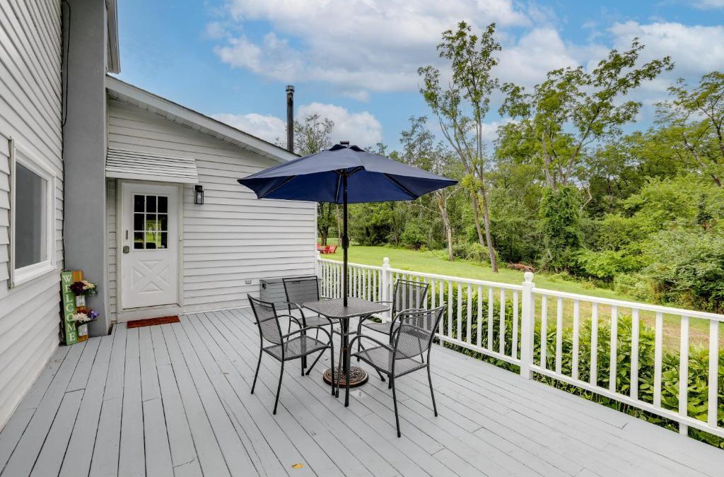 Pennington House | Pennington Home with Deck about 9 Mi to Princeton!