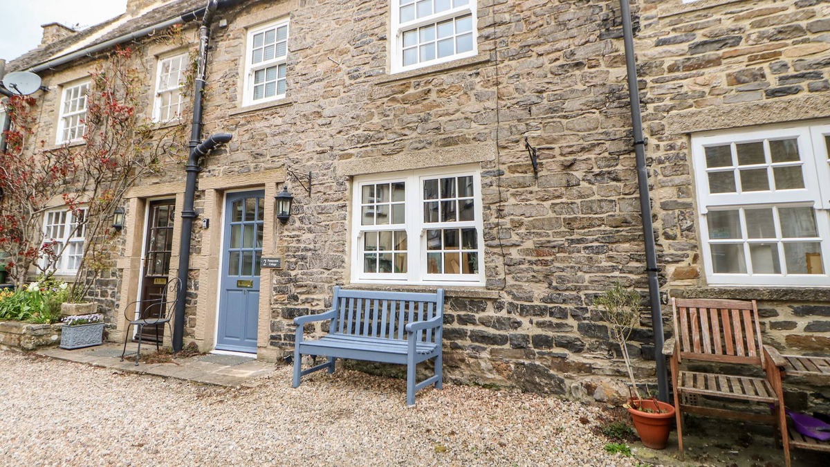 Leyburn Cottage | PENNYCRESS COTTAGE, pet friendly in Leyburn