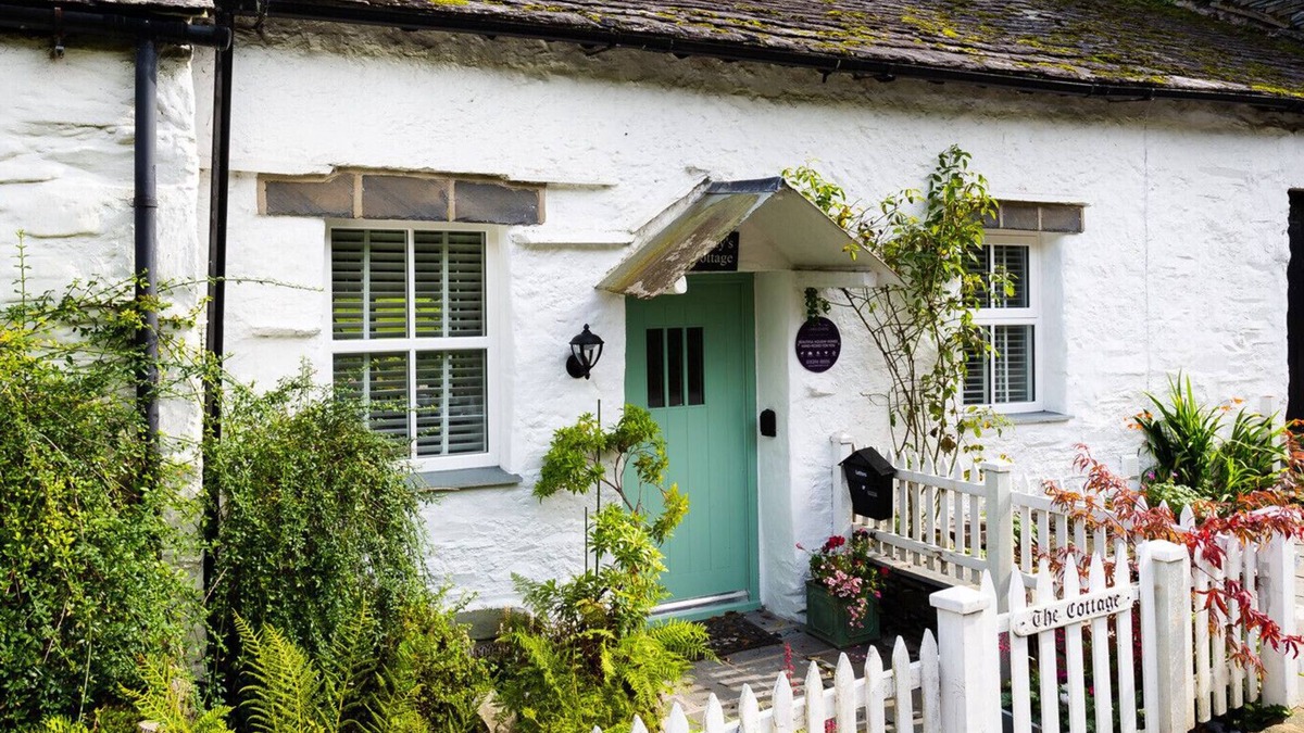 Troutbeck Cottage | PENNYS COTTAGE, pet friendly, with open fire in Troutbeck